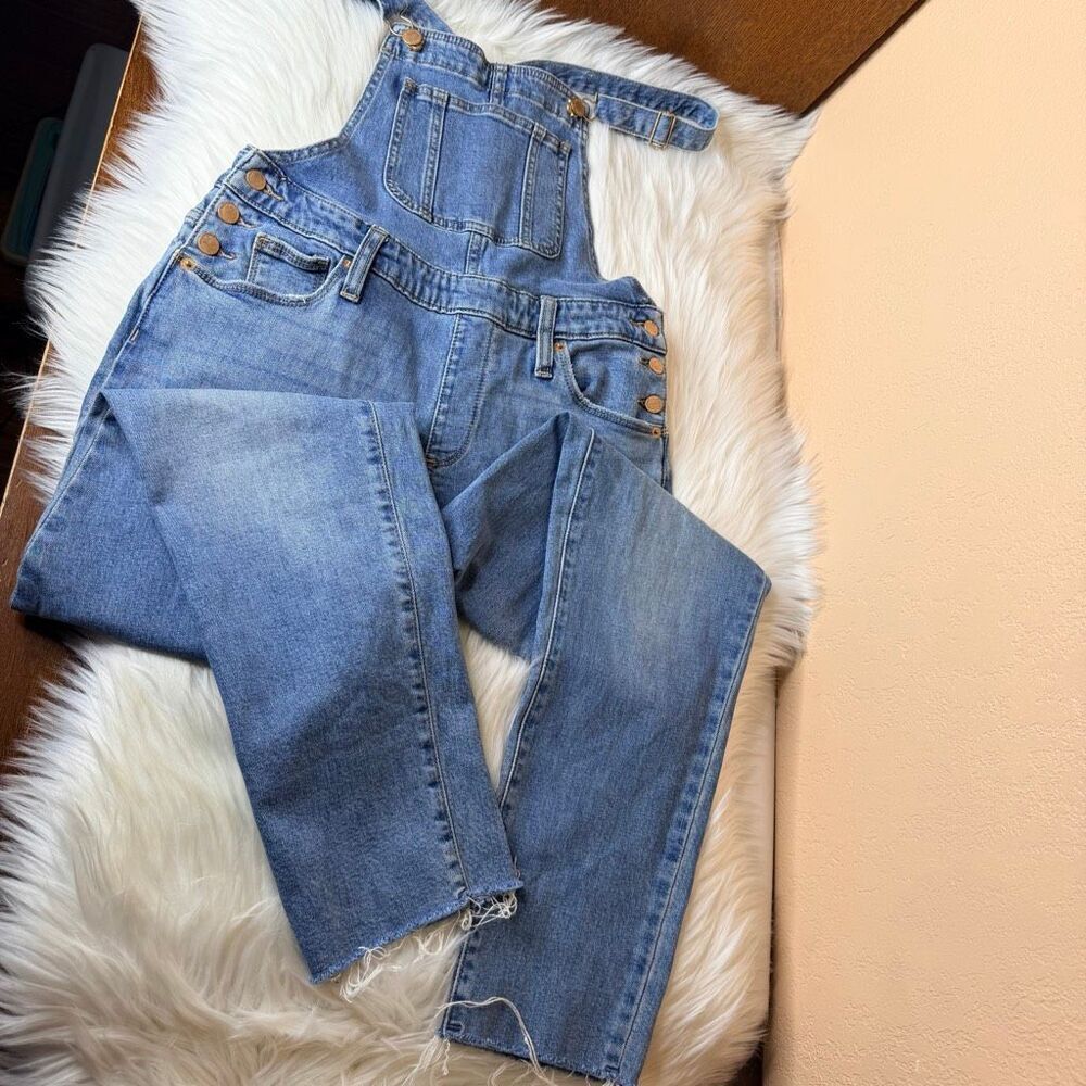 Universal Threads Raw Hem Overalls Size 2/26R